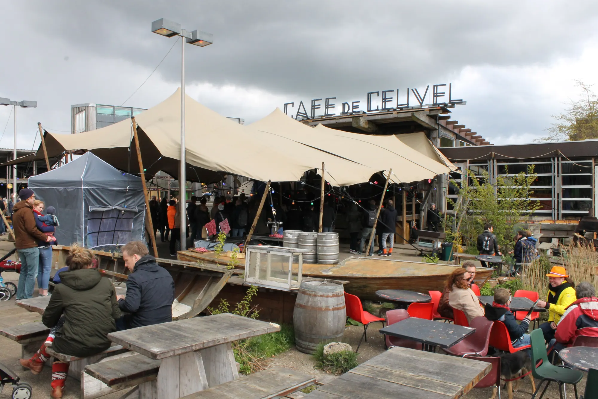 Terrasse de Café de Ceuvel le 27 avril 2017