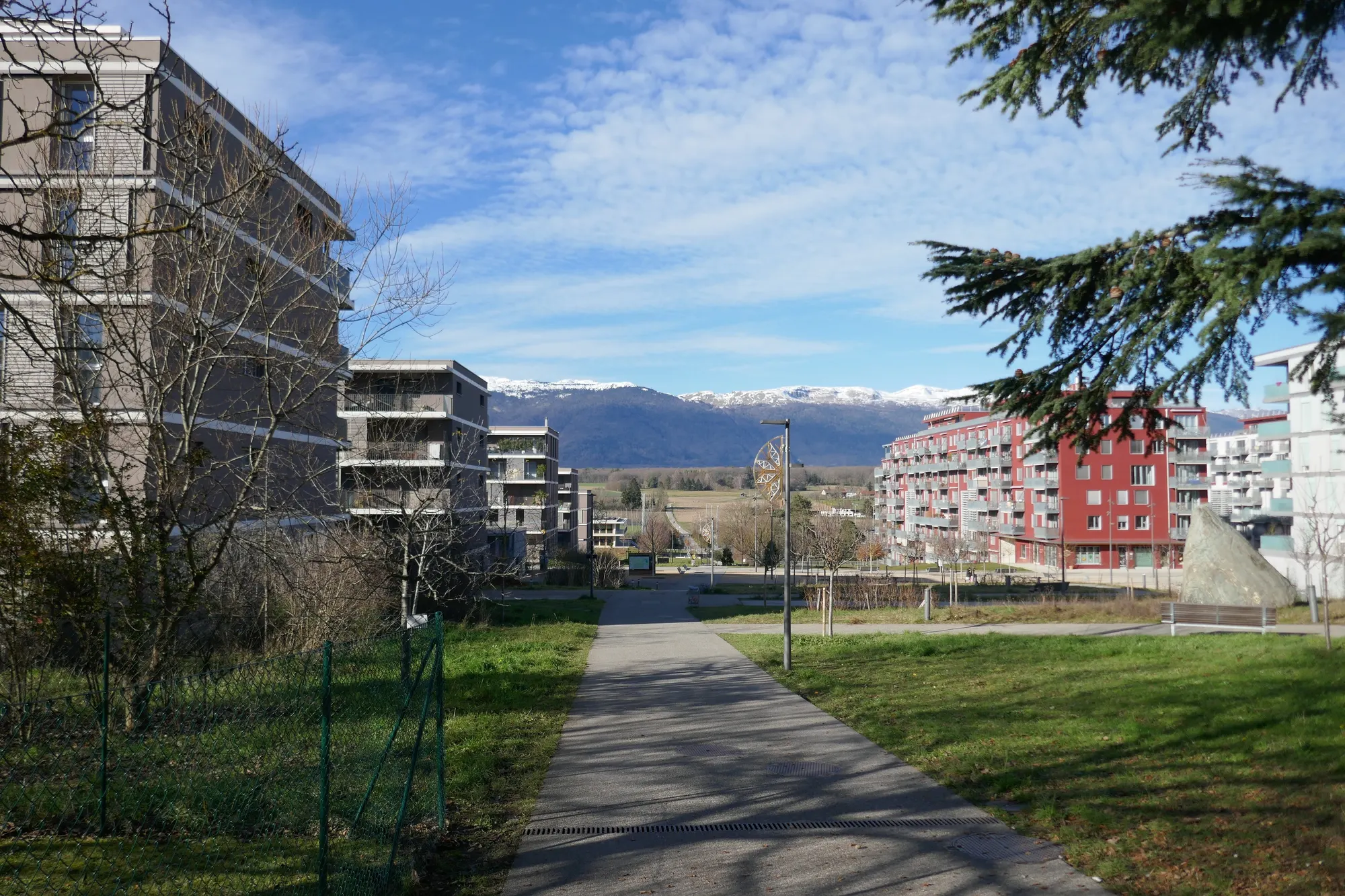 Sept coopératives pour un quartier