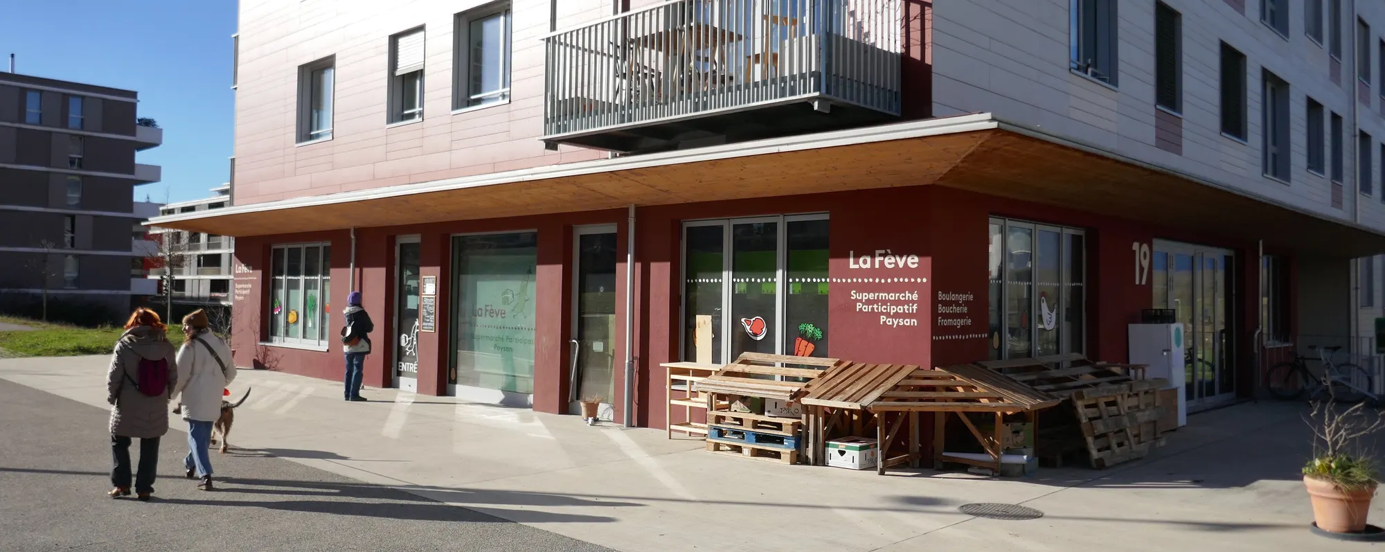 La Fève, supermarché participatif paysan, sur l’Esplanade des Récréations.
