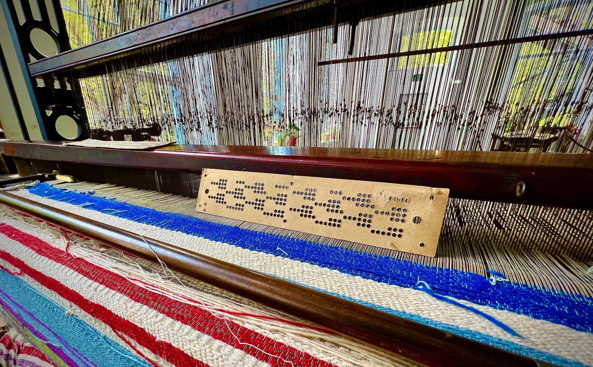 Métier à tisser dans un atelier de Balmaseda, en Biscaye