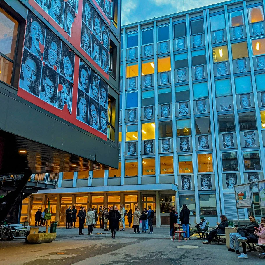 Caesure is a place of learning that is focused on the future.
