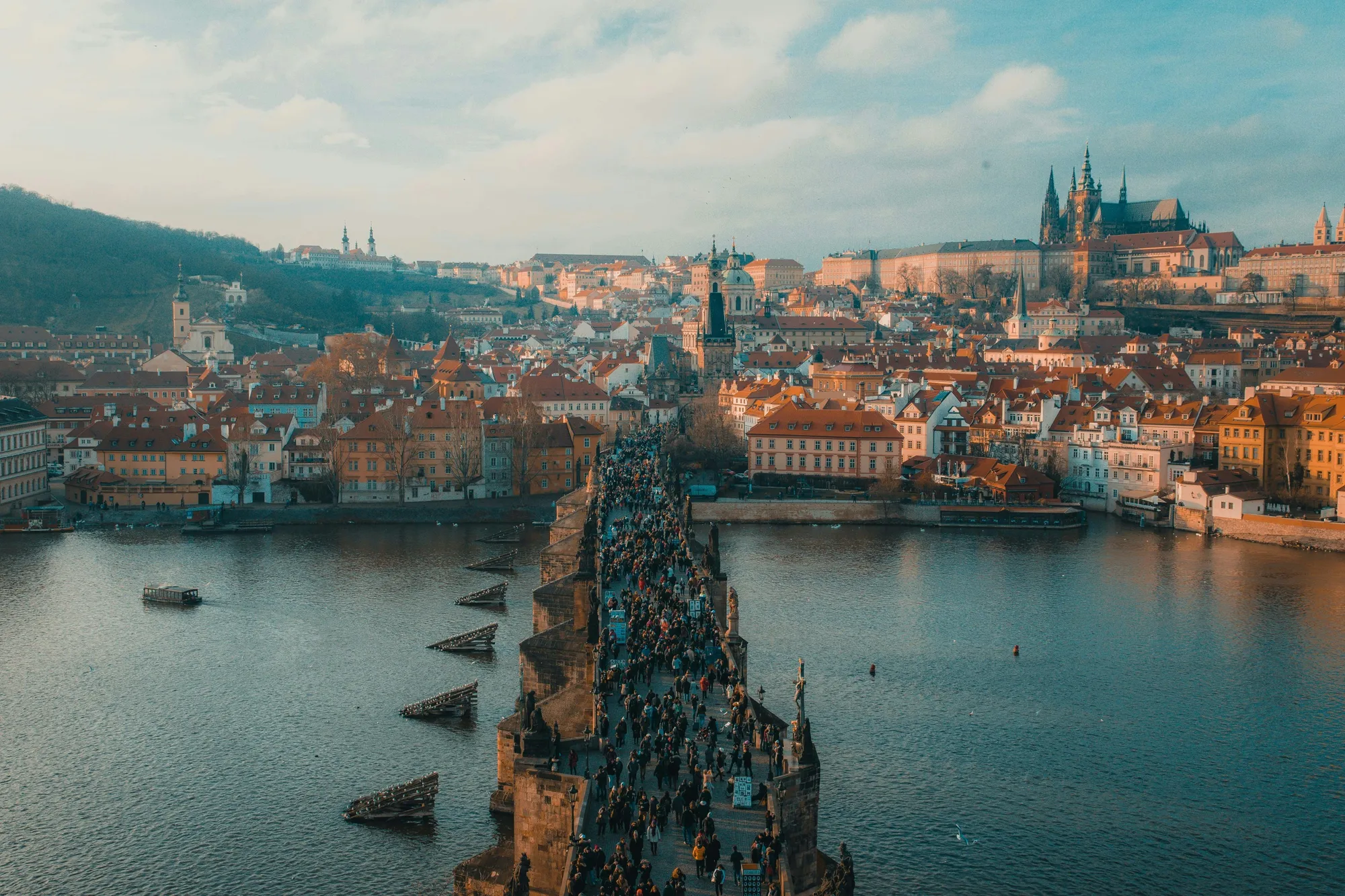 Prague : les habitants prennent la rue